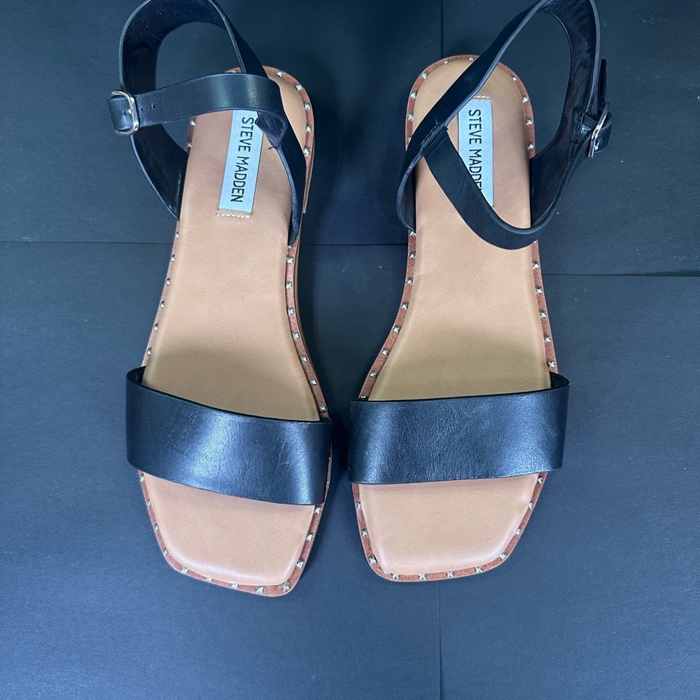 Steve Madden Women's Theories Flat Sandal - Picture 6 of 12